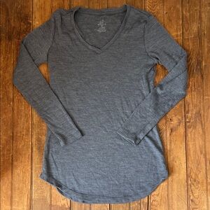 WoolX women’s Gray V-Neck Long Sleeve Top size medium